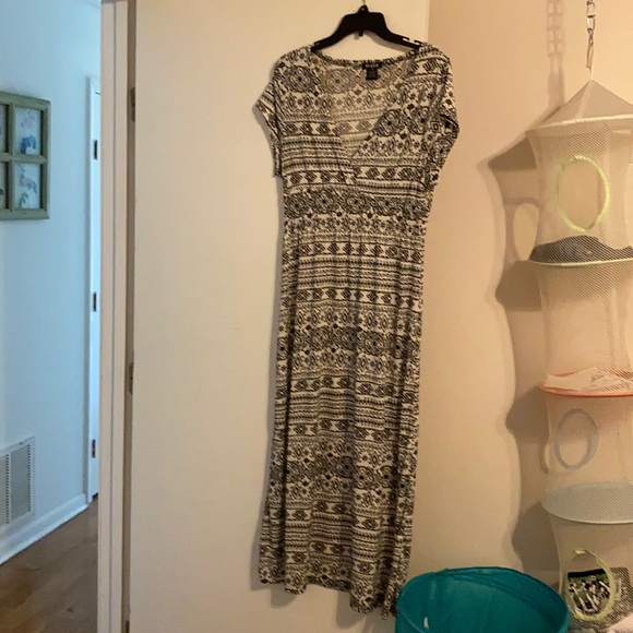 Relaxx dress - Picture 1 of 3